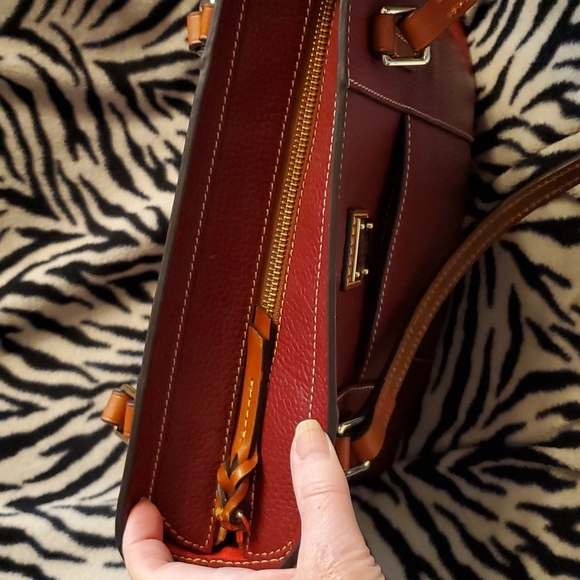Dooney and Bourke Burgundy pebble leather bag NWOT - Picture 6 of 9